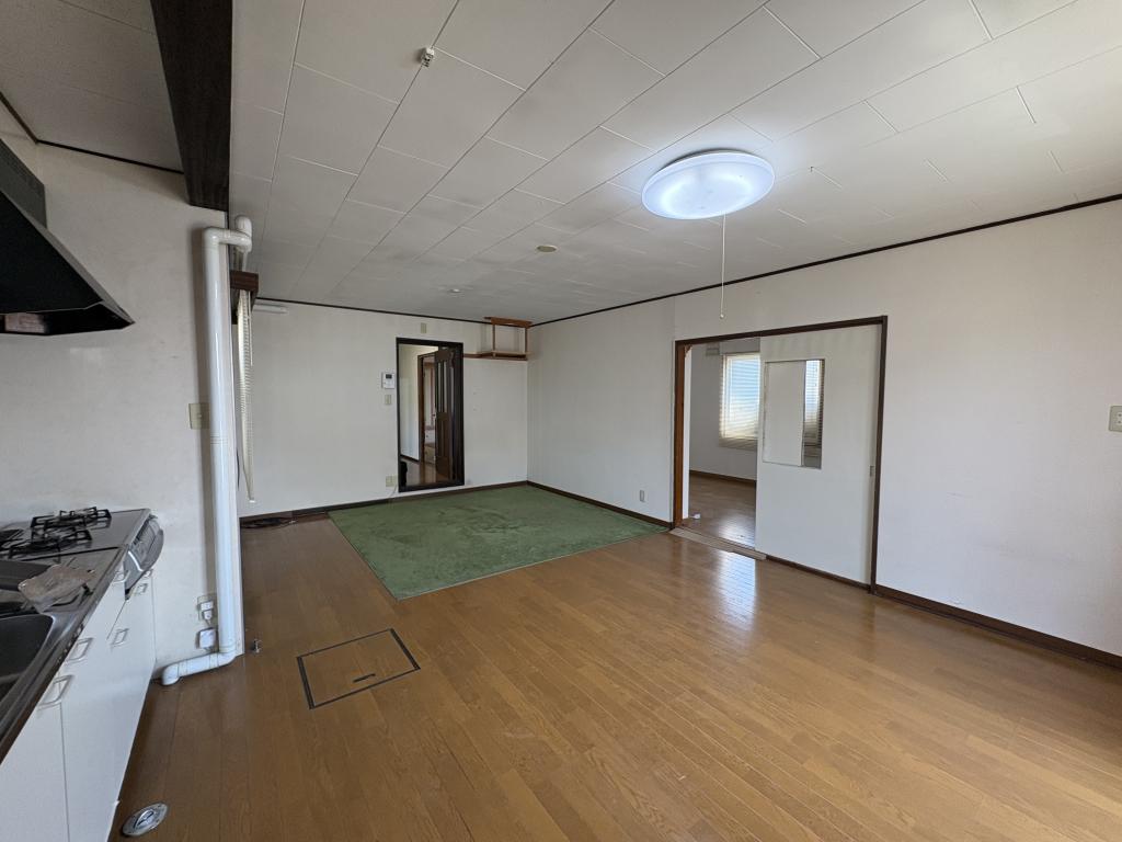 中央三輪２丁目３９９番　戸建て 内観