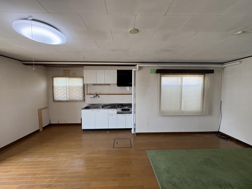 中央三輪２丁目３９９番　戸建て 内観