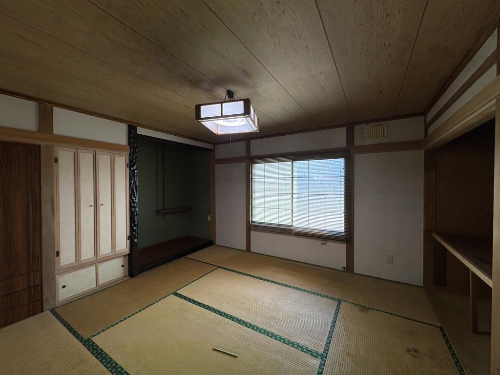 中央三輪２丁目３９９番　戸建て 内観