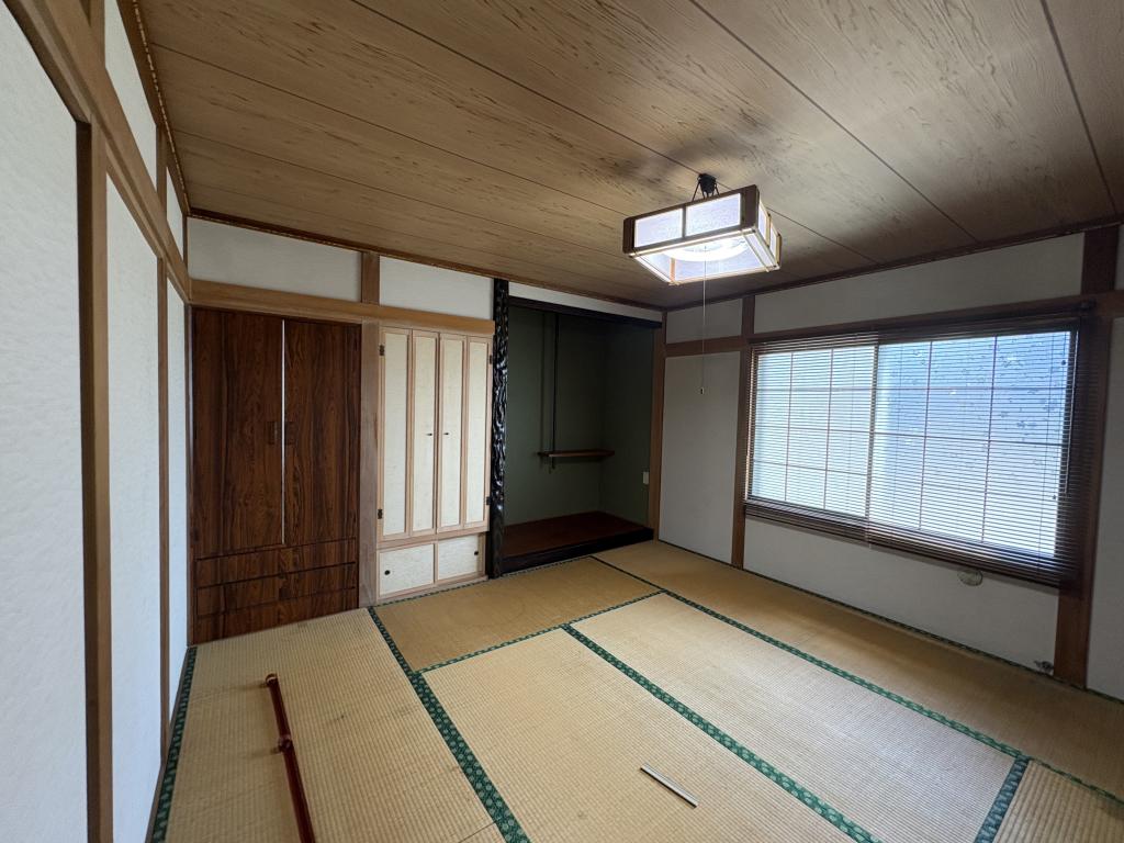 中央三輪２丁目３９９番　戸建て 内観