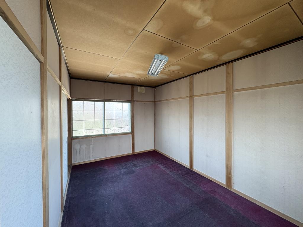 中央三輪２丁目３９９番　戸建て 内観