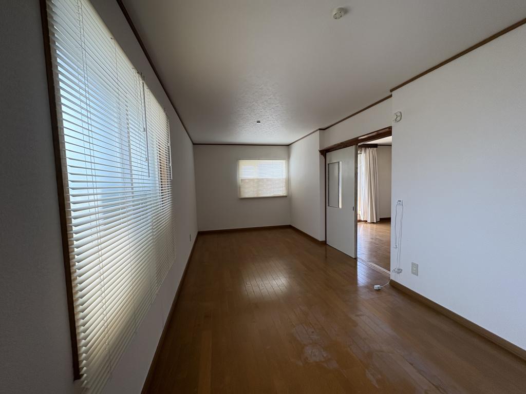 中央三輪２丁目３９９番　戸建て 内観