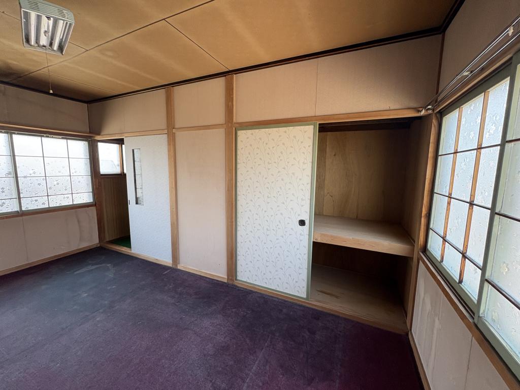 中央三輪２丁目３９９番　戸建て 内観