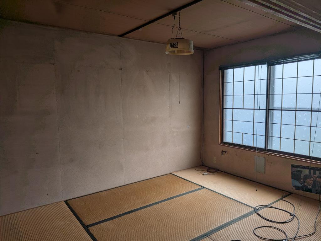 美山町南７丁目４番　戸建て 内観