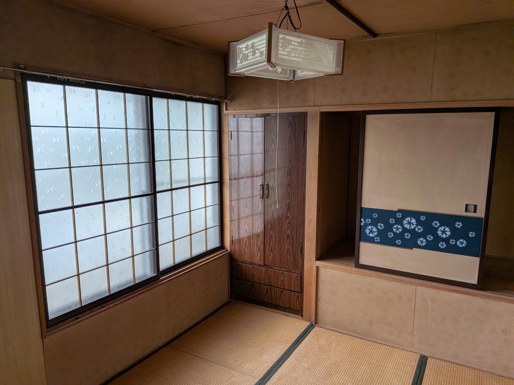美山町南７丁目４番　戸建て 内観