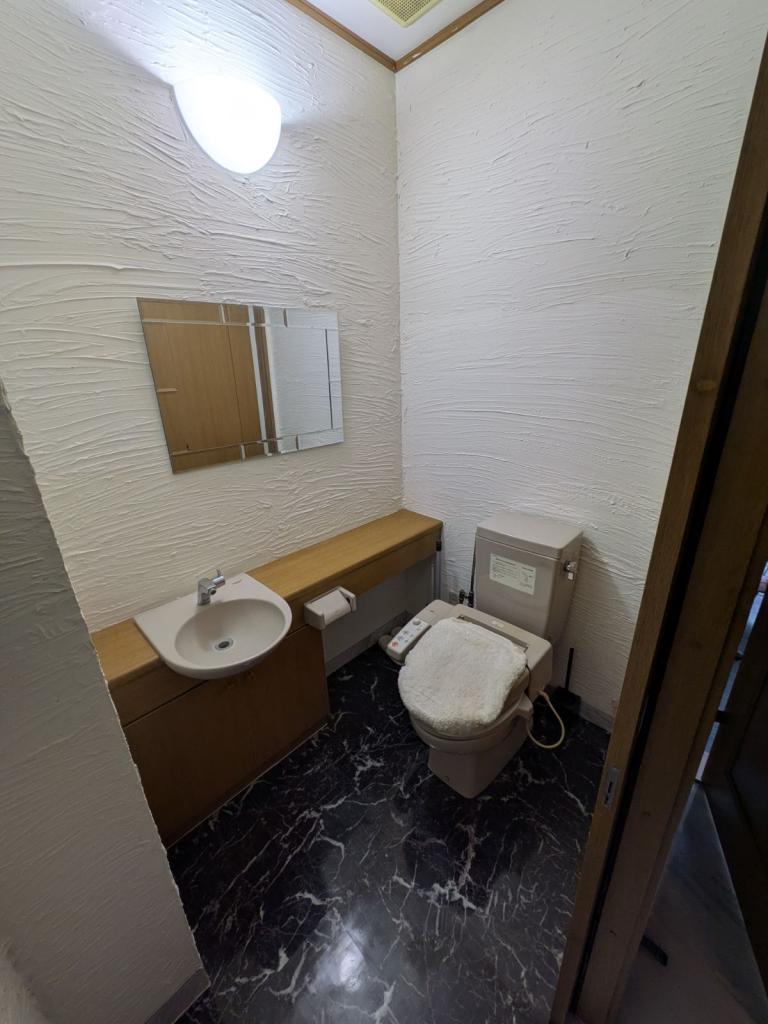西三輪２丁目６６２番　戸建て 内観
