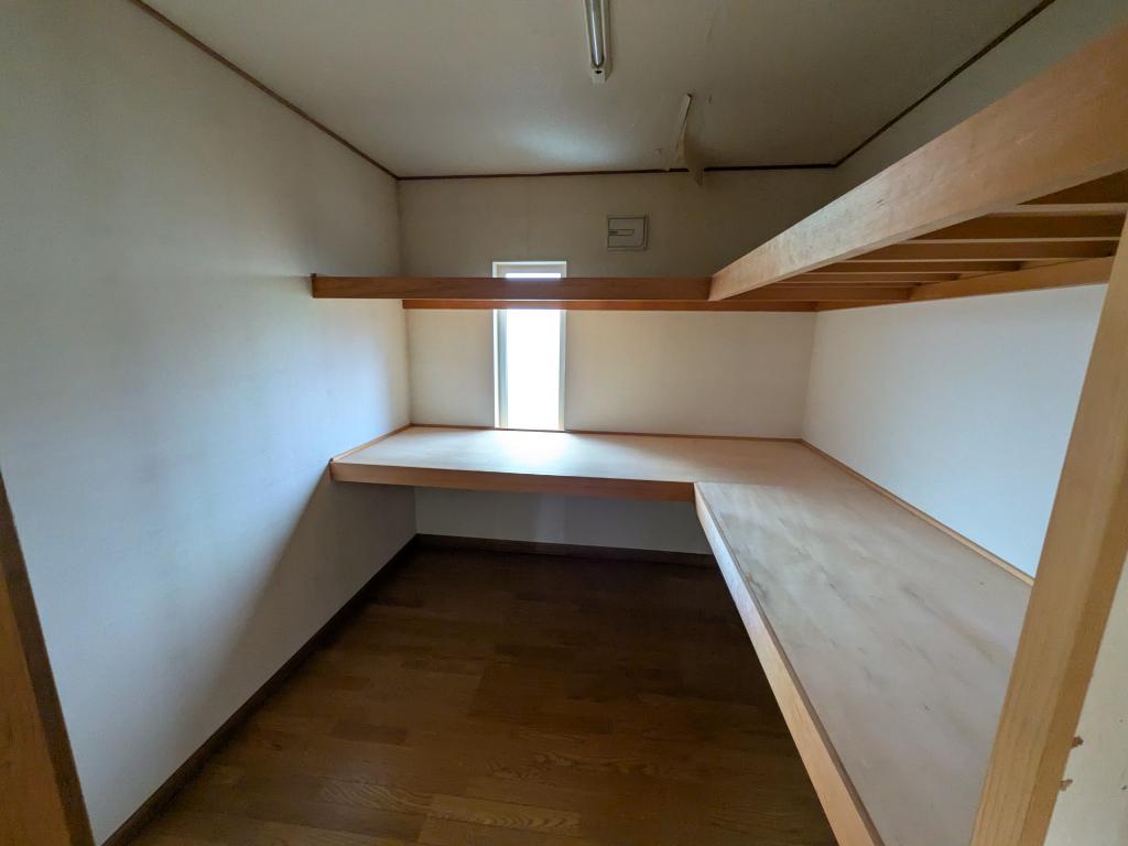 西三輪２丁目６６２番　戸建て 内観