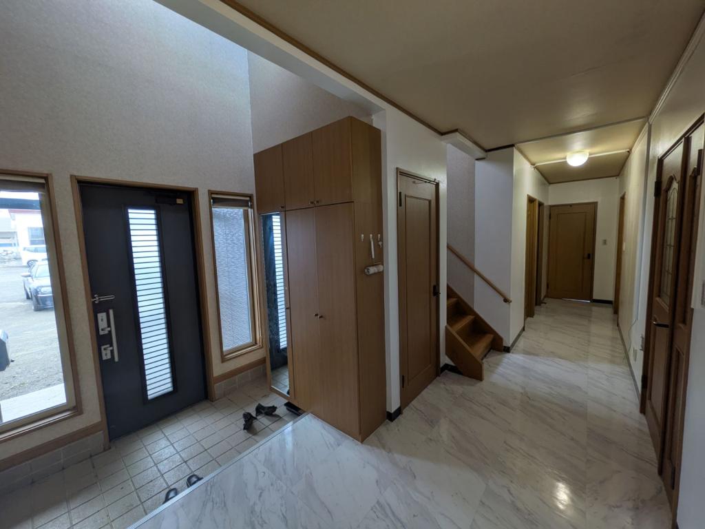 西三輪２丁目６６２番　戸建て 内観