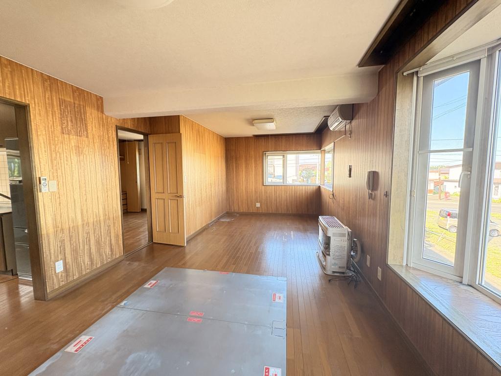 三楽町１９４番　戸建て 内観
