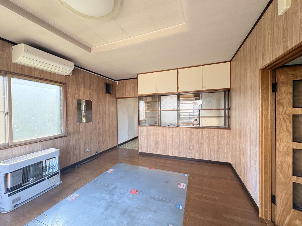 三楽町１９４番　戸建て 内観