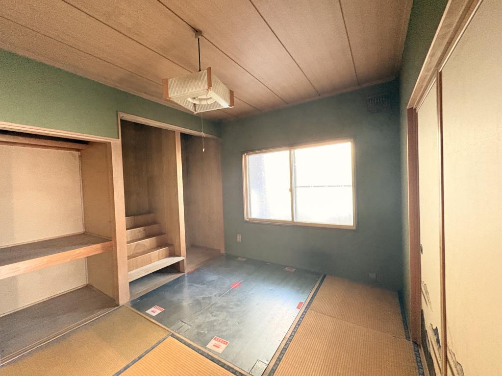 三楽町１９４番　戸建て 内観