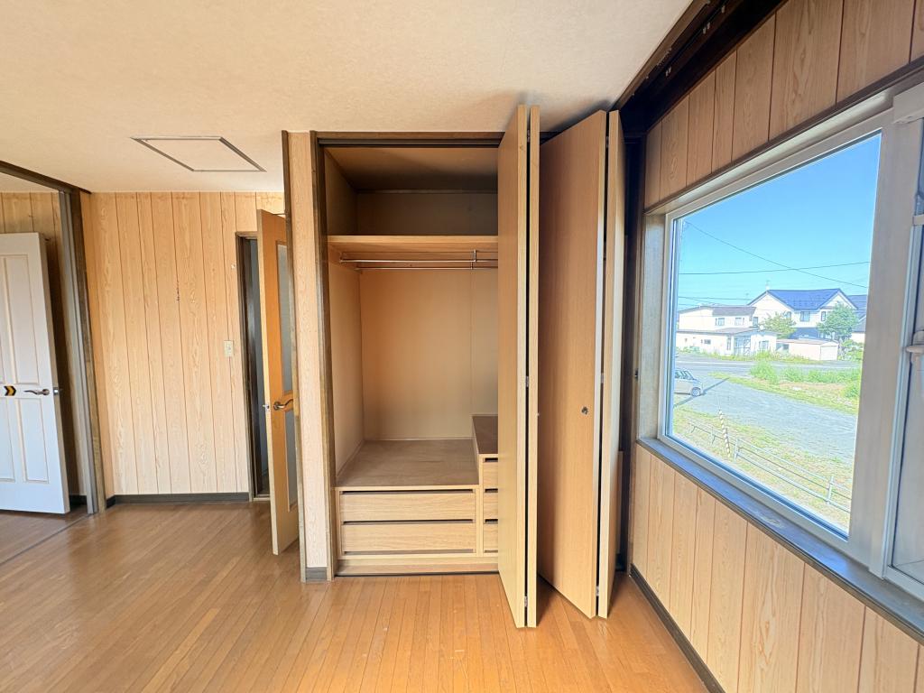 三楽町１９４番　戸建て 内観