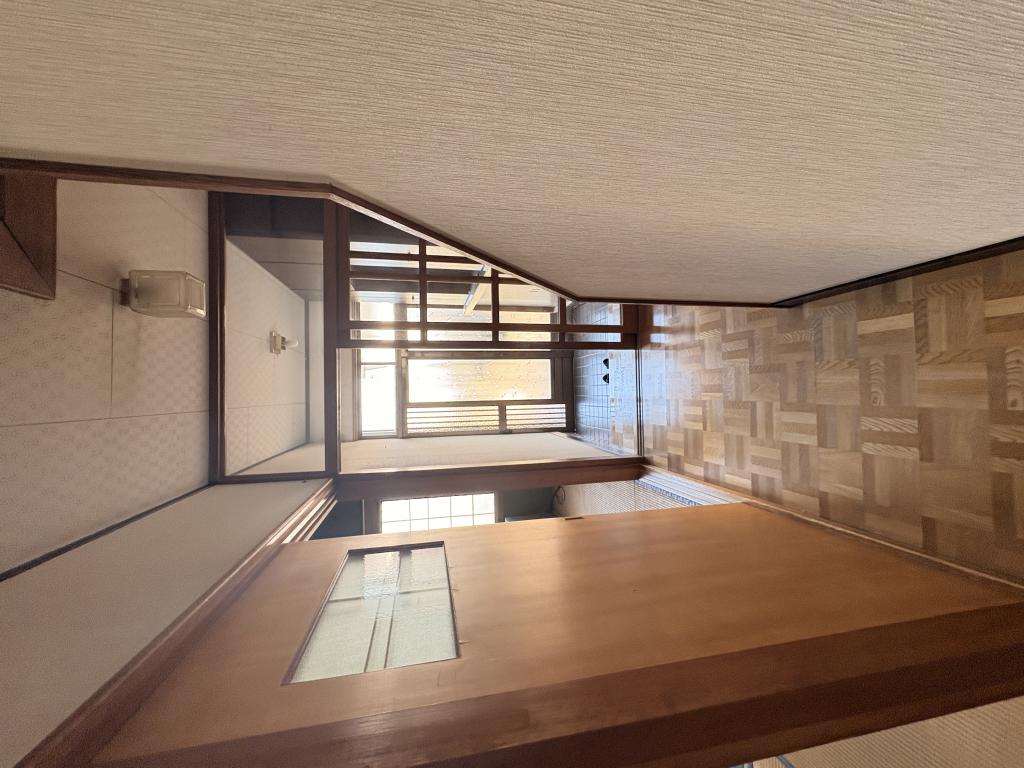 三楽町１９４番　戸建て 内観