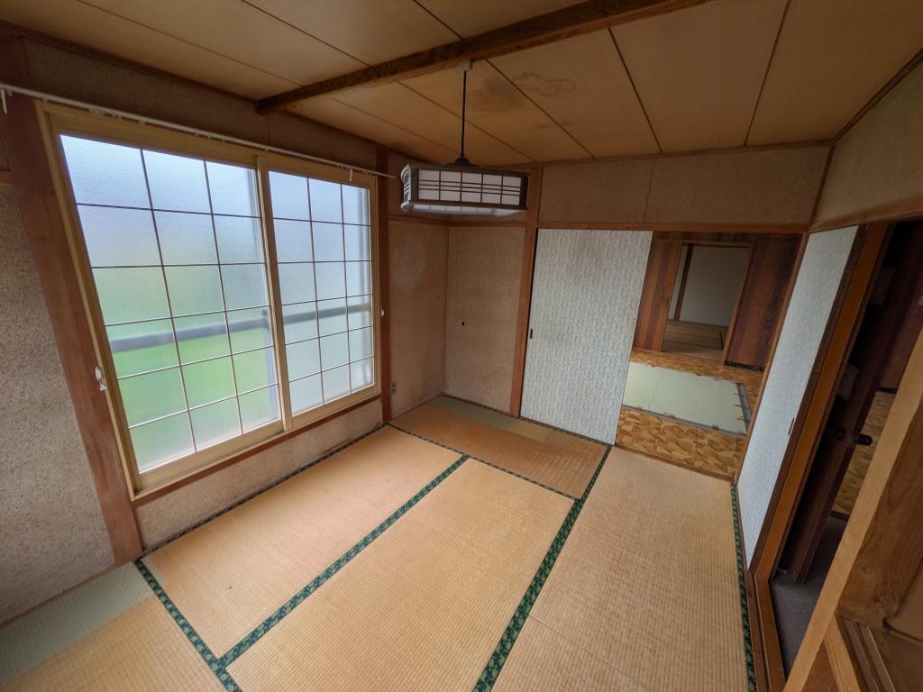 西富町３丁目１２３番　戸建て 内観