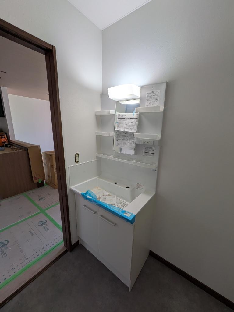 中央三輪３丁目５３０番　戸建て 内観