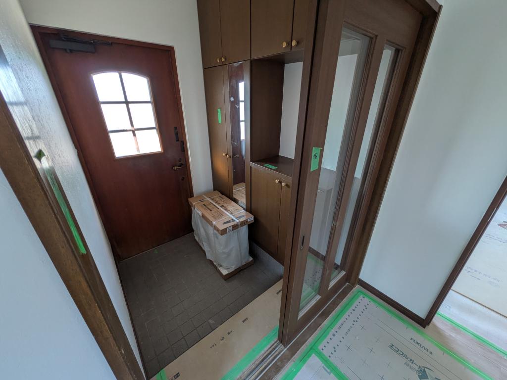 中央三輪３丁目５３０番　戸建て 内観