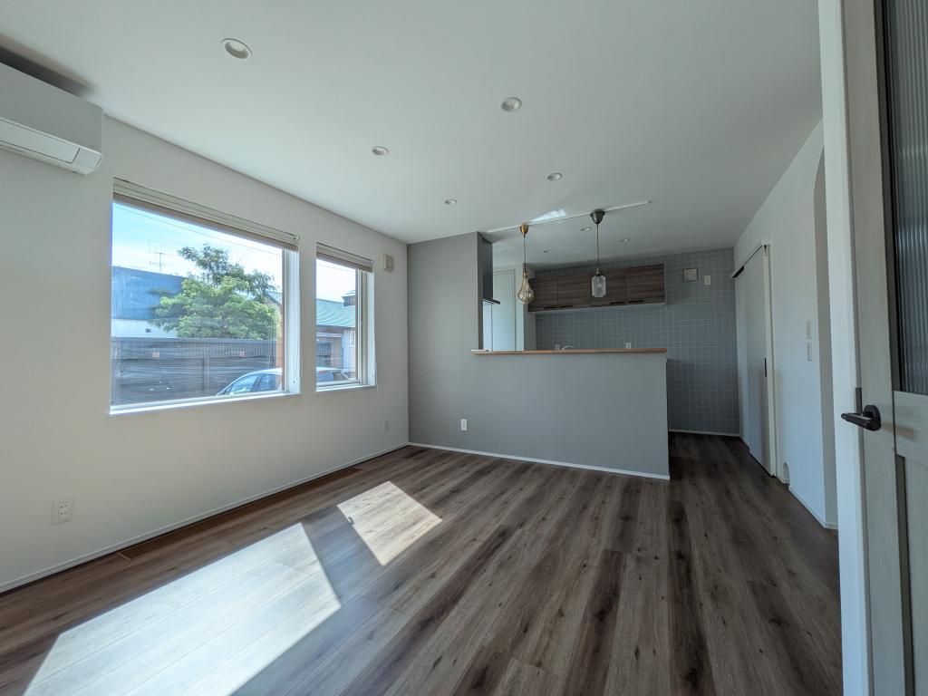 山下町４丁目１番　戸建て 内観