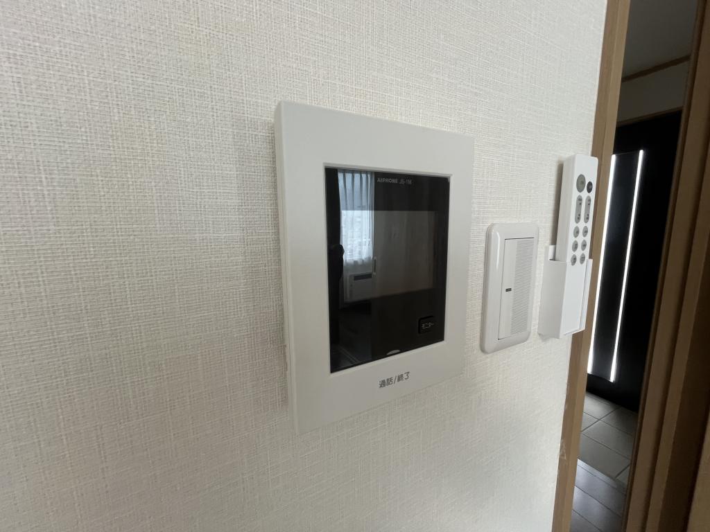 高栄東町４丁目１６１番　戸建て 内観