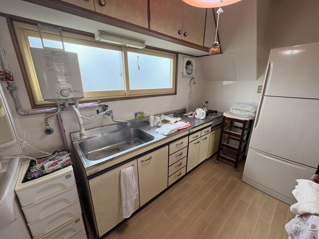 中央三輪３丁目５３０番　戸建て 内観