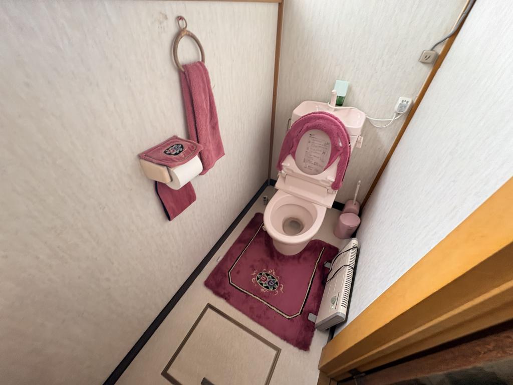 中央三輪３丁目５３０番　戸建て 内観