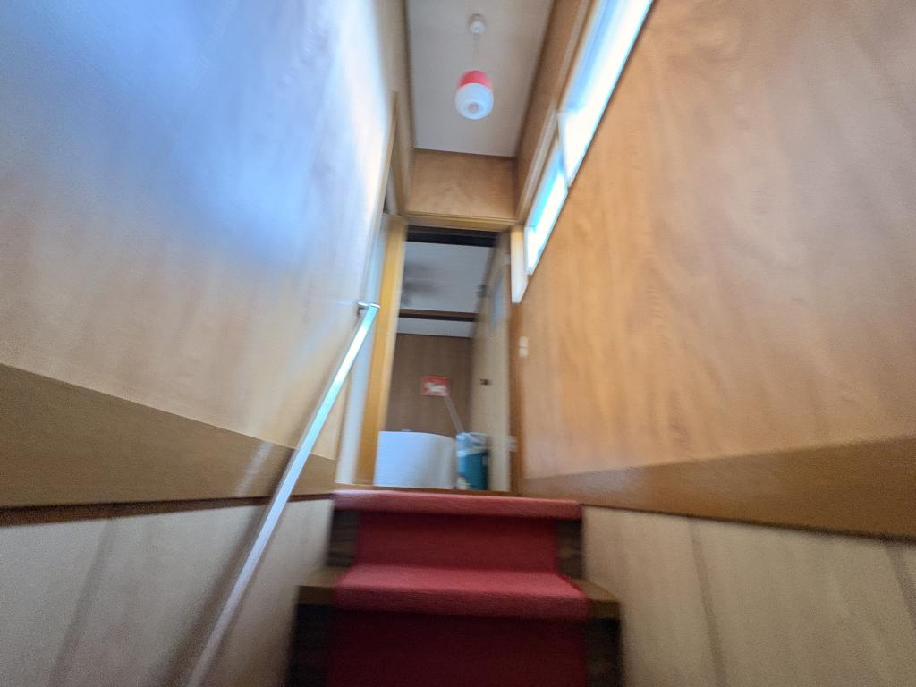 中央三輪３丁目５３０番　戸建て 内観