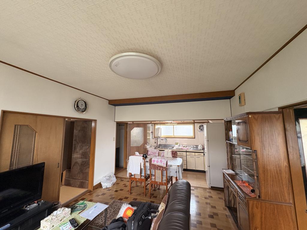 中央三輪３丁目５３０番　戸建て 内観