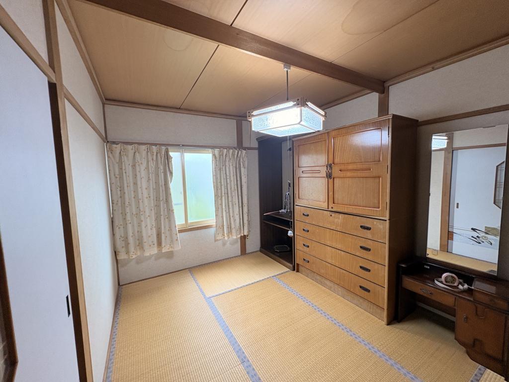 中央三輪３丁目５３０番　戸建て 内観