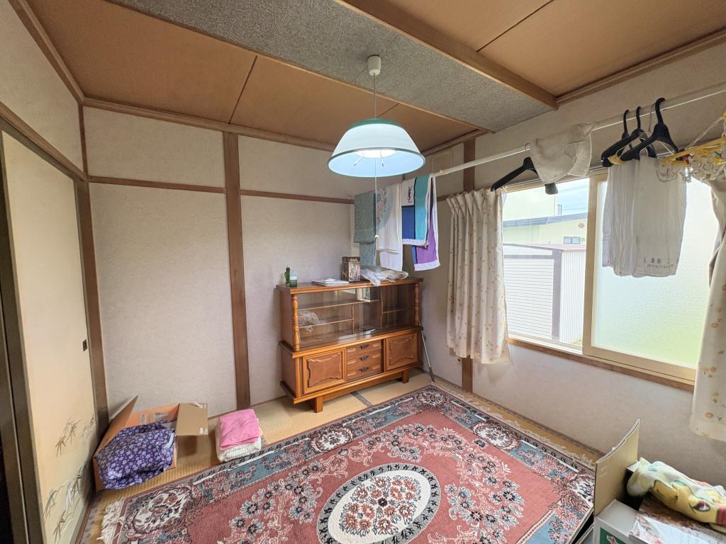 中央三輪３丁目５３０番　戸建て 内観