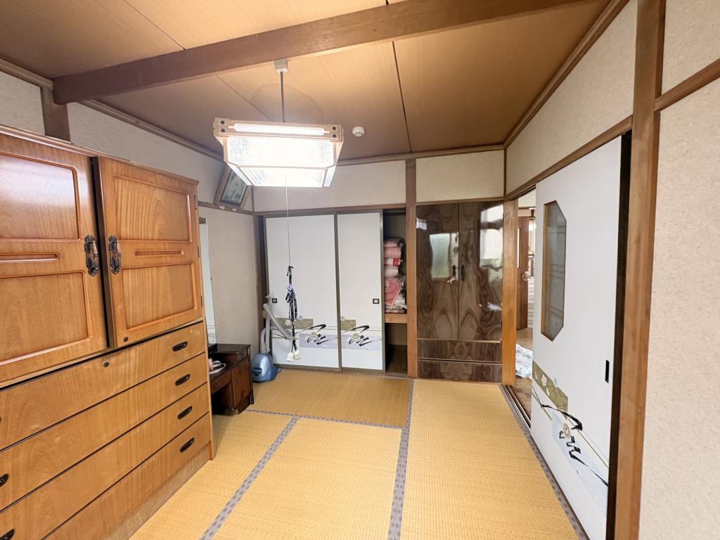 中央三輪３丁目５３０番　戸建て 内観