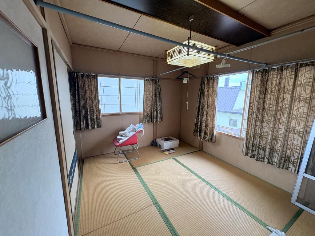 中央三輪３丁目５３０番　戸建て 内観