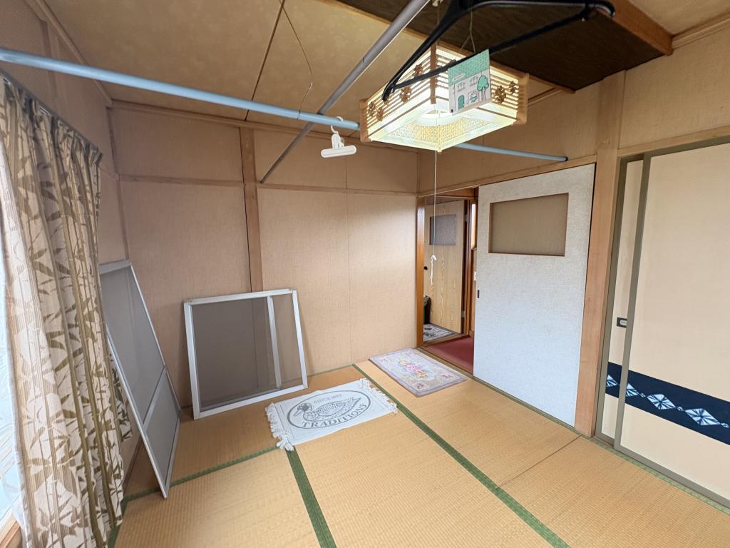 中央三輪３丁目５３０番　戸建て 内観