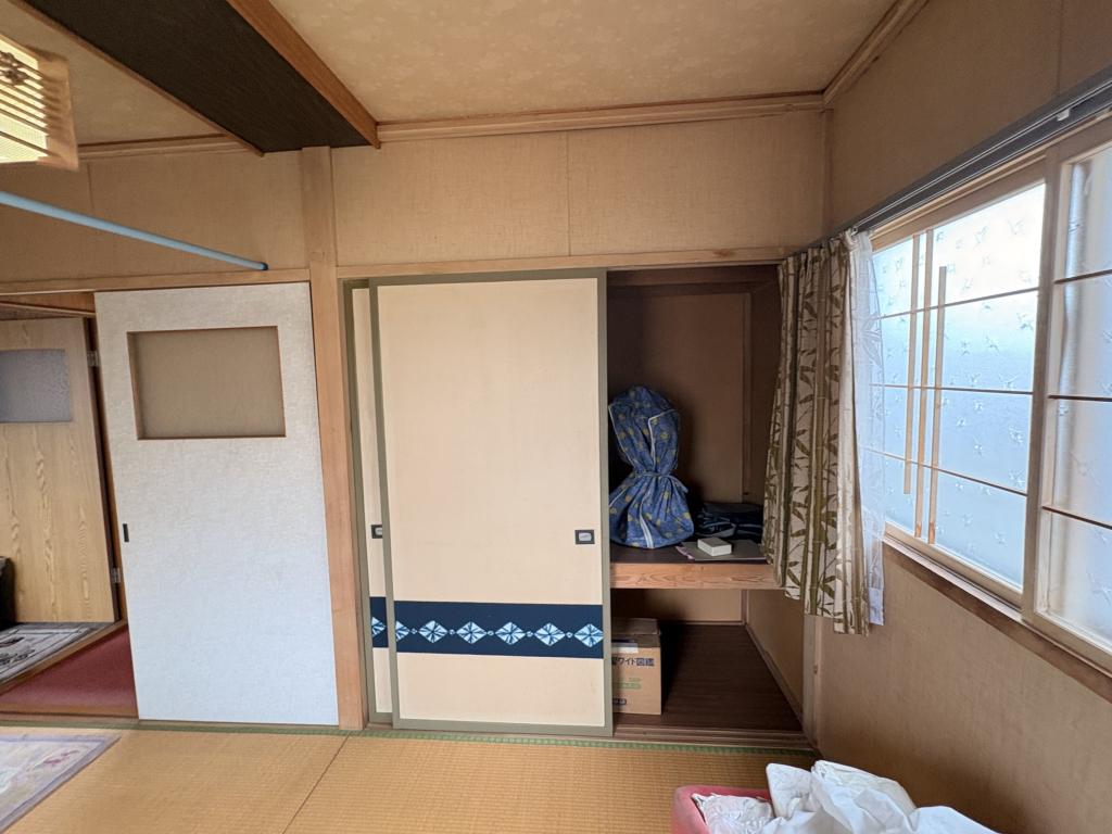 中央三輪３丁目５３０番　戸建て 内観