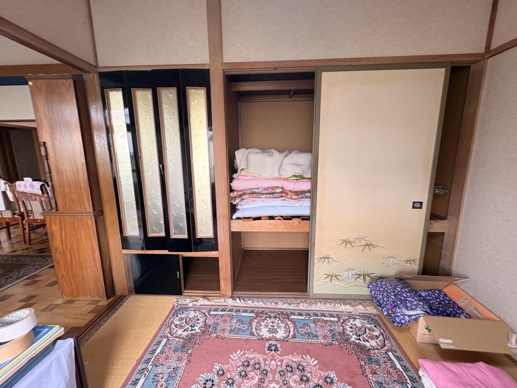 中央三輪３丁目５３０番　戸建て 内観