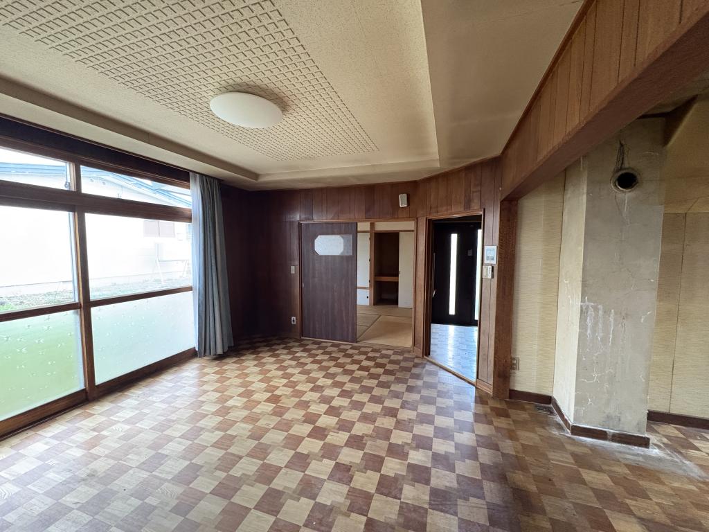 並木町５４６番　戸建て 内観