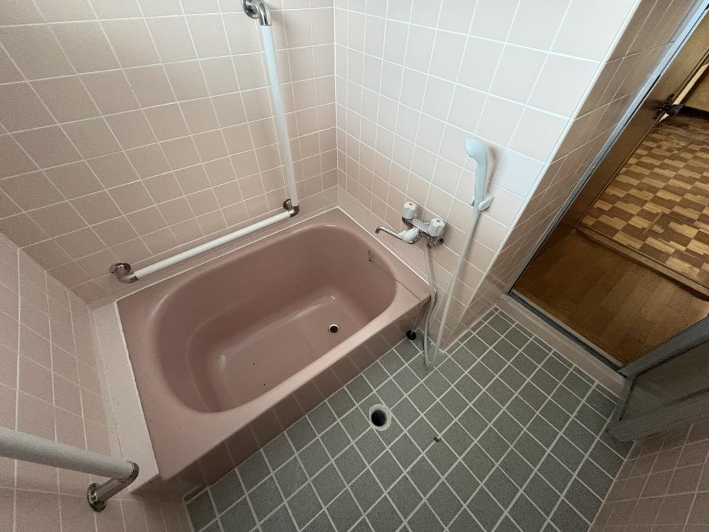 並木町５４６番　戸建て 内観