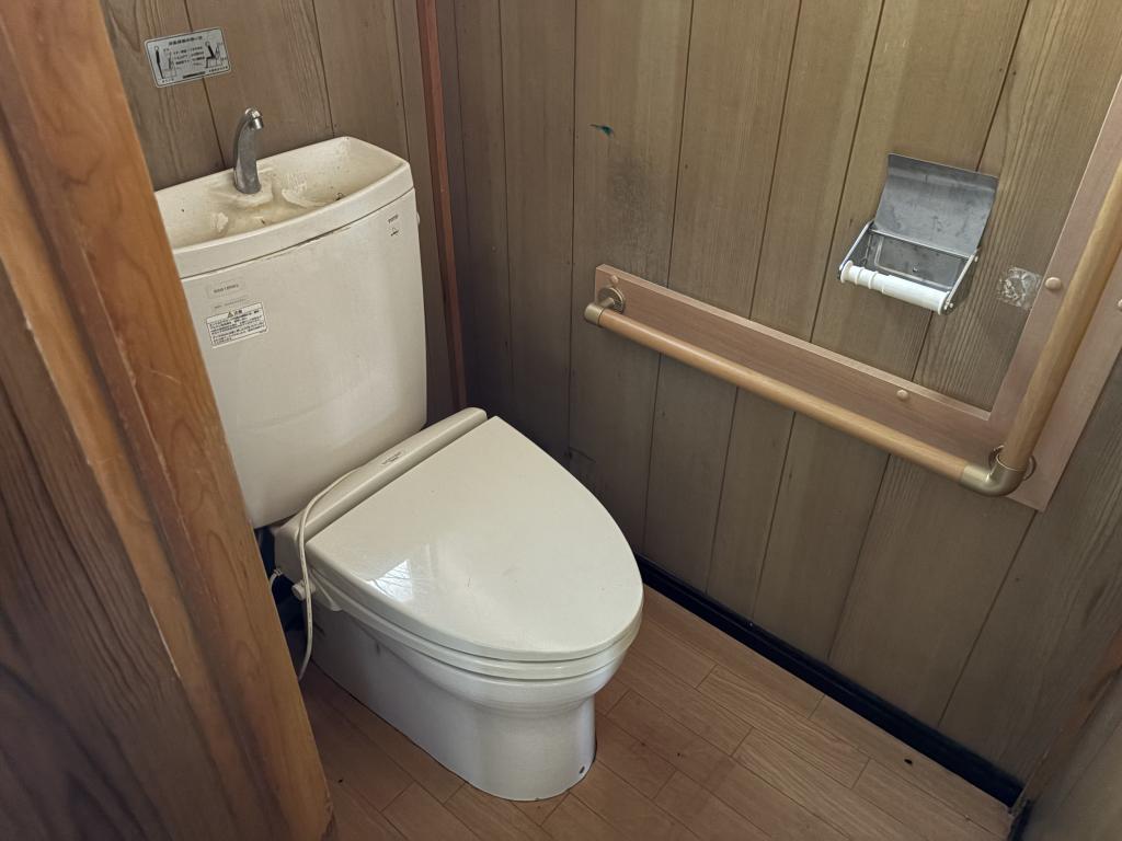 並木町５４６番　戸建て 内観