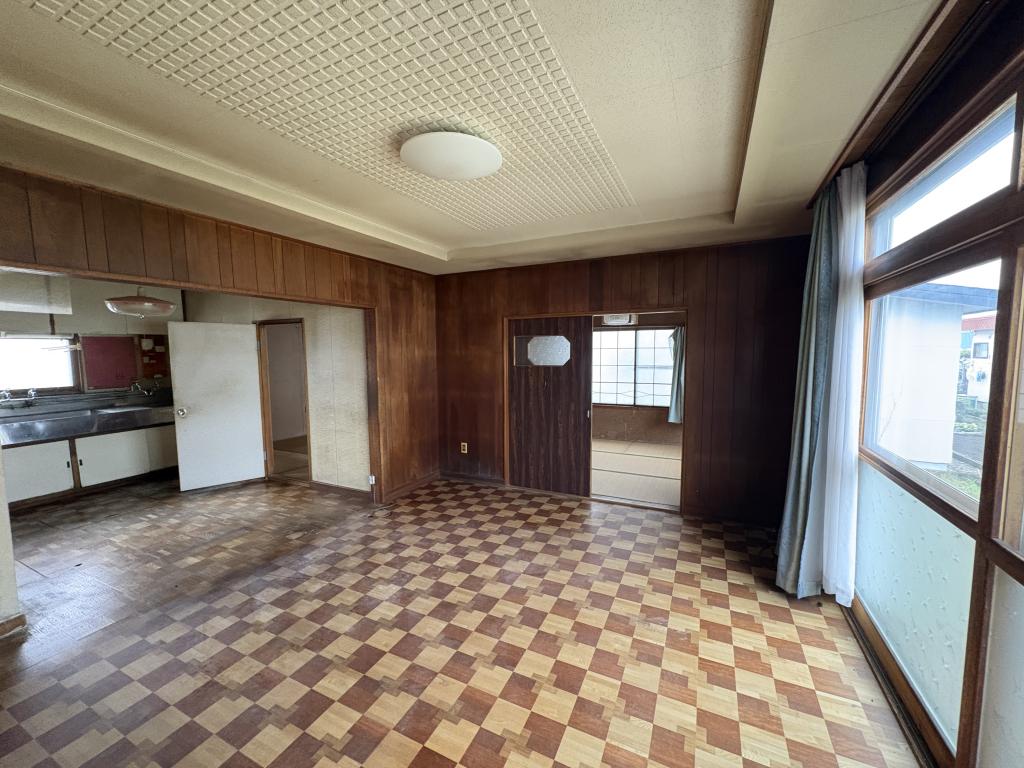 並木町５４６番　戸建て 内観