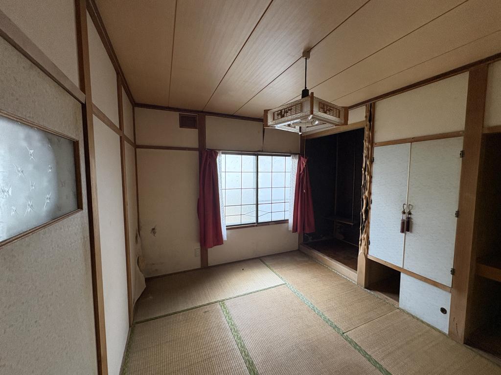 並木町５４６番　戸建て 内観