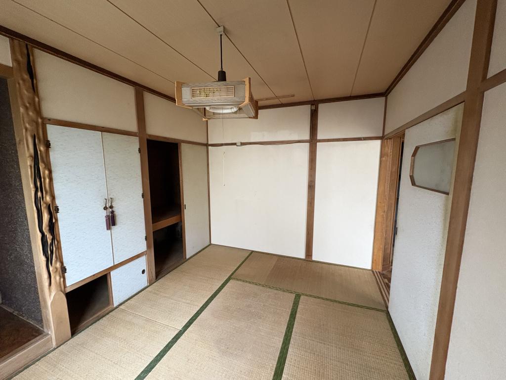 並木町５４６番　戸建て 内観
