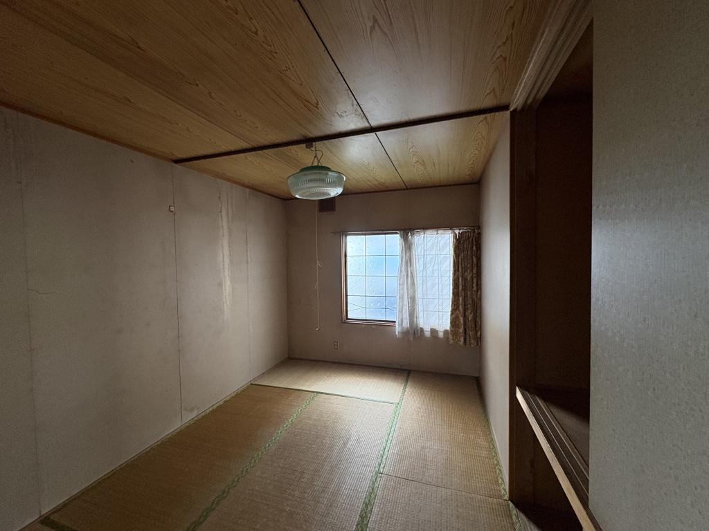 並木町５４６番　戸建て 内観