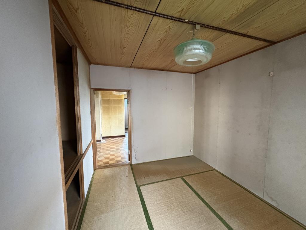 並木町５４６番　戸建て 内観