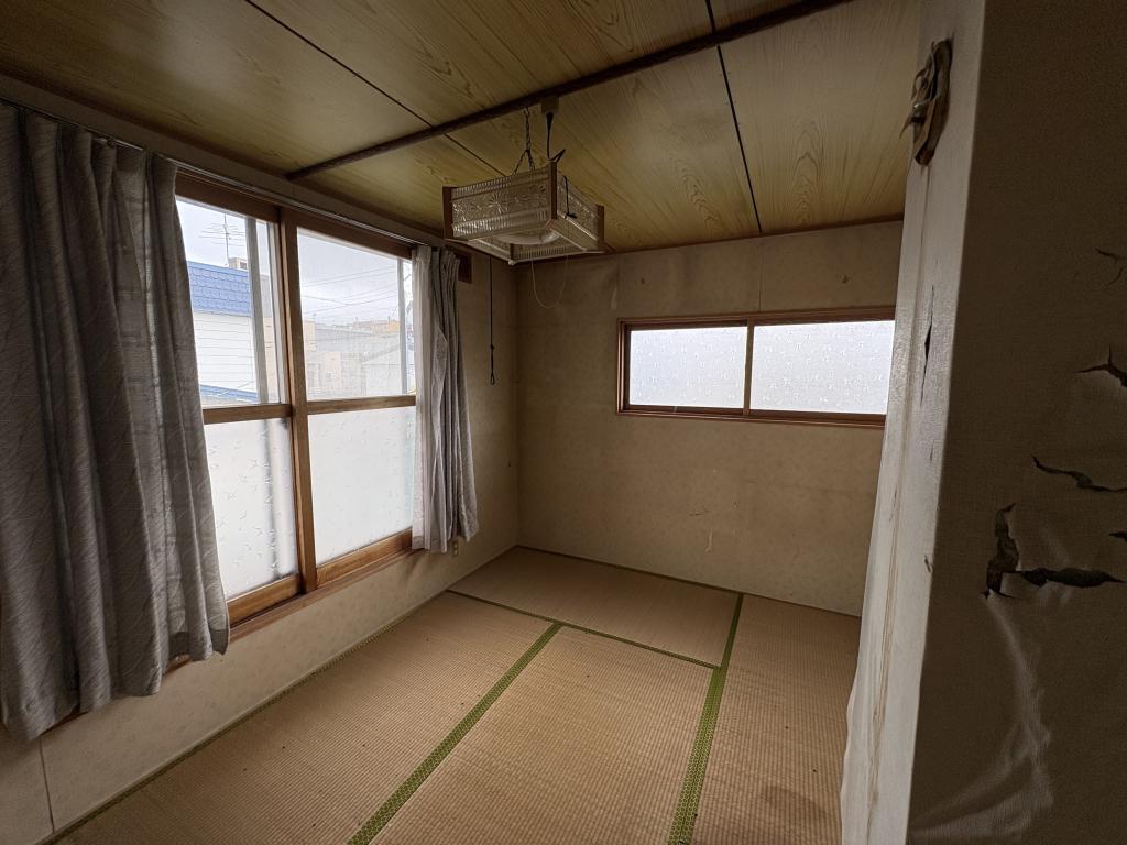 並木町５４６番　戸建て 内観