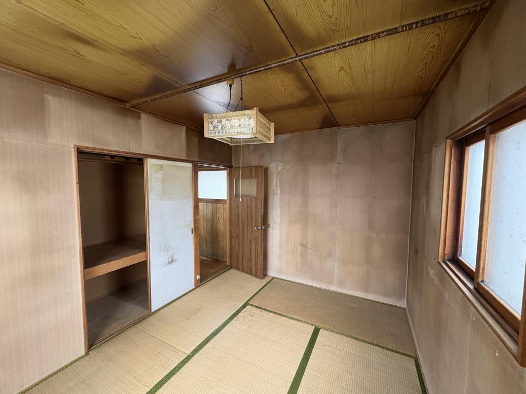 並木町５４６番　戸建て 内観