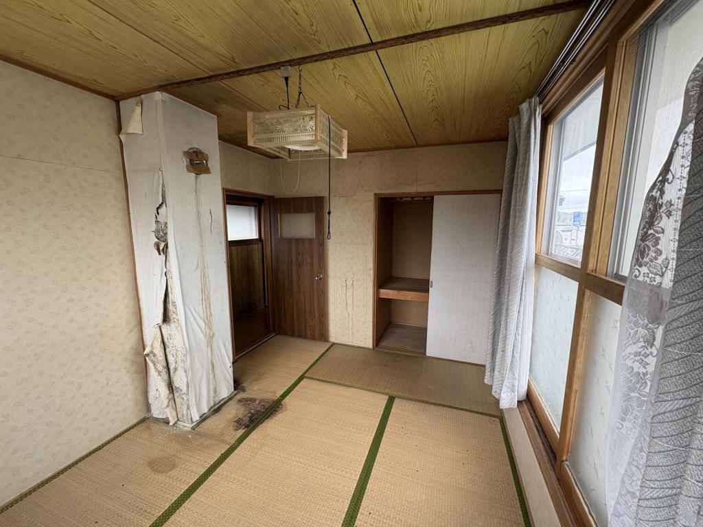 並木町５４６番　戸建て 内観