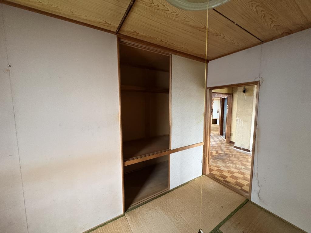 並木町５４６番　戸建て 内観