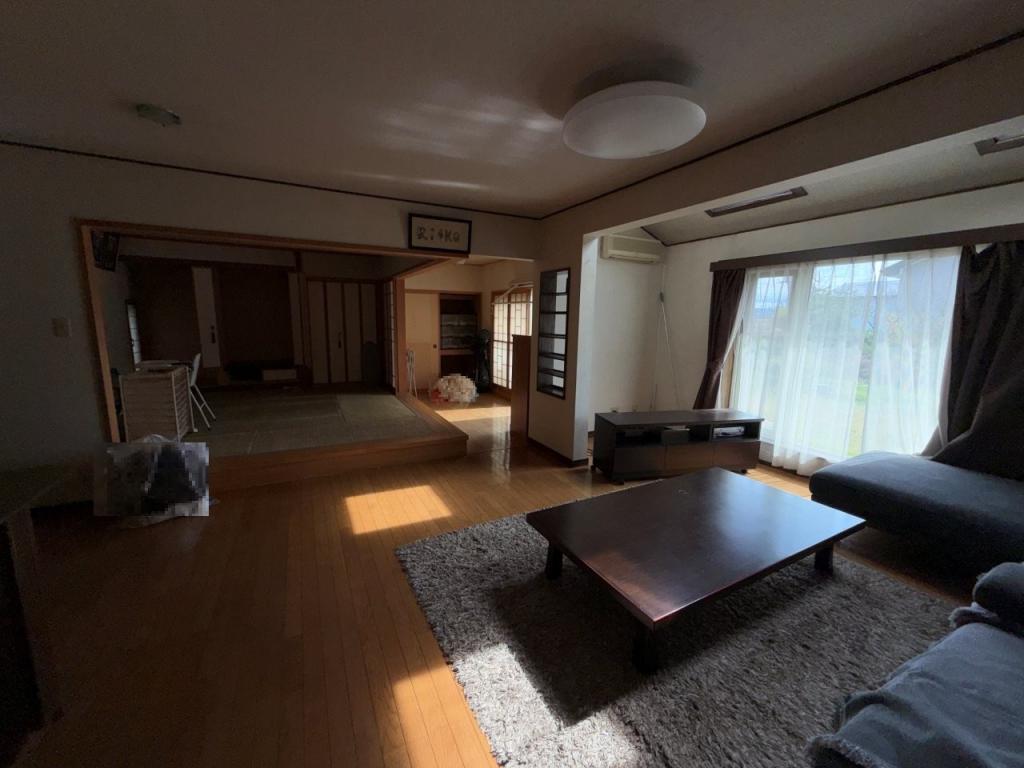 中古戸建　美山町南８丁目39番地65 外1筆 内観