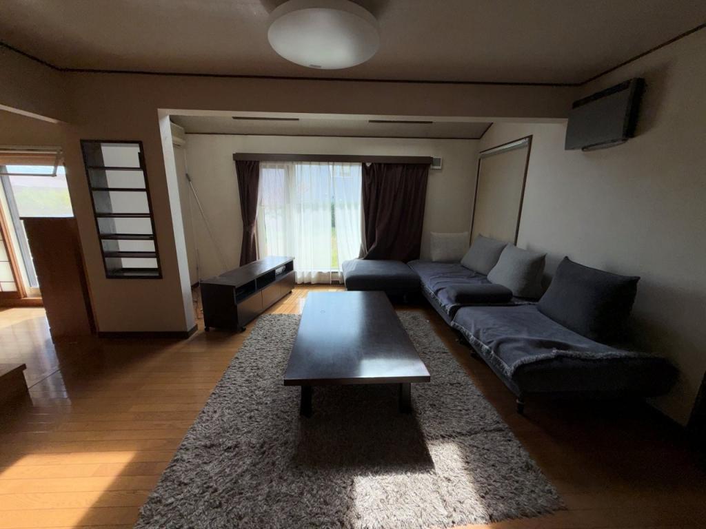 中古戸建　美山町南８丁目39番地65 外1筆 内観