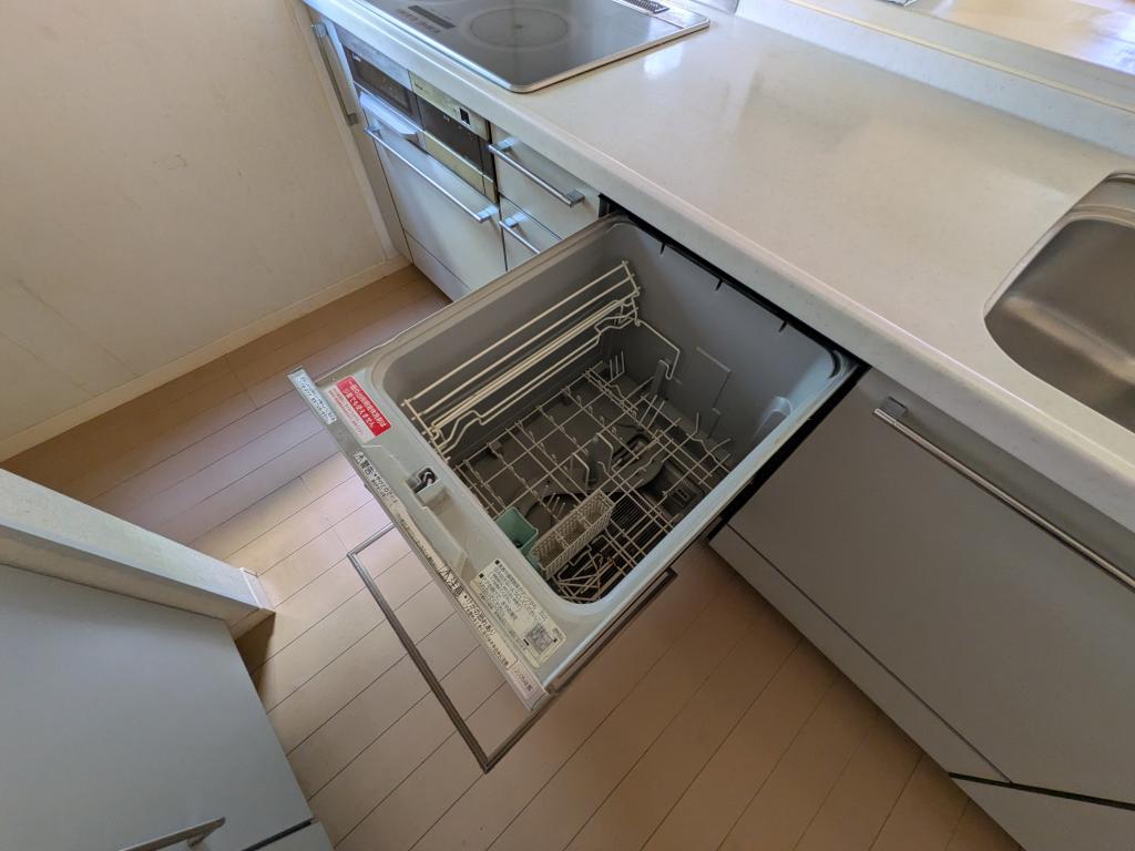 川東５６番　戸建て 内観