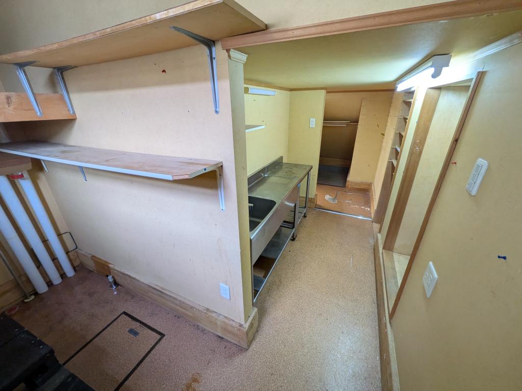北斗町３丁目２０２番　店舗付戸建 内観