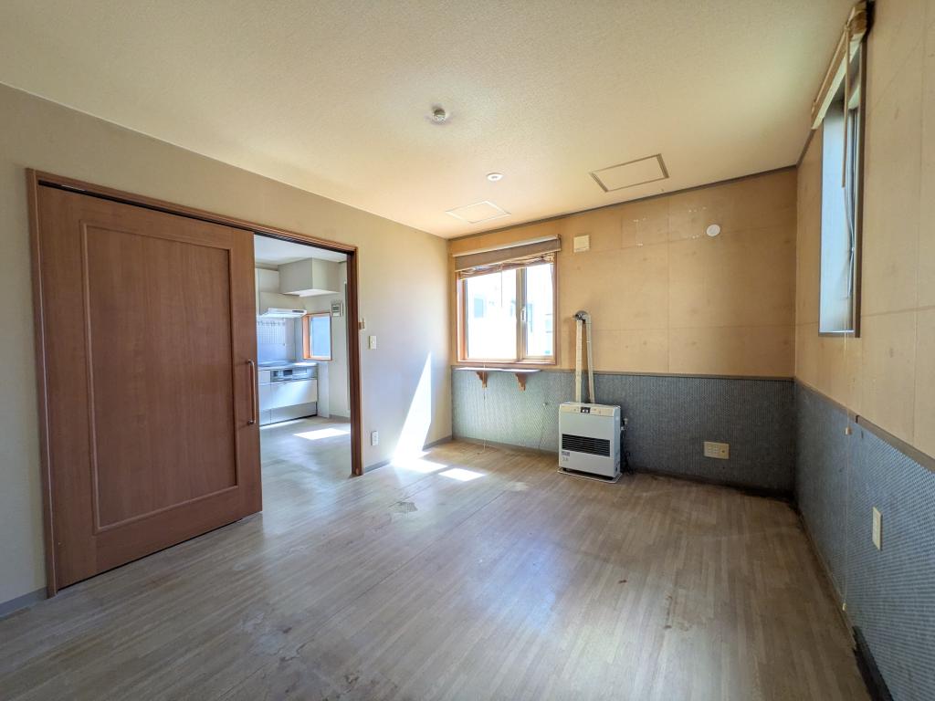 美芳町６丁目５番　戸建て 内観